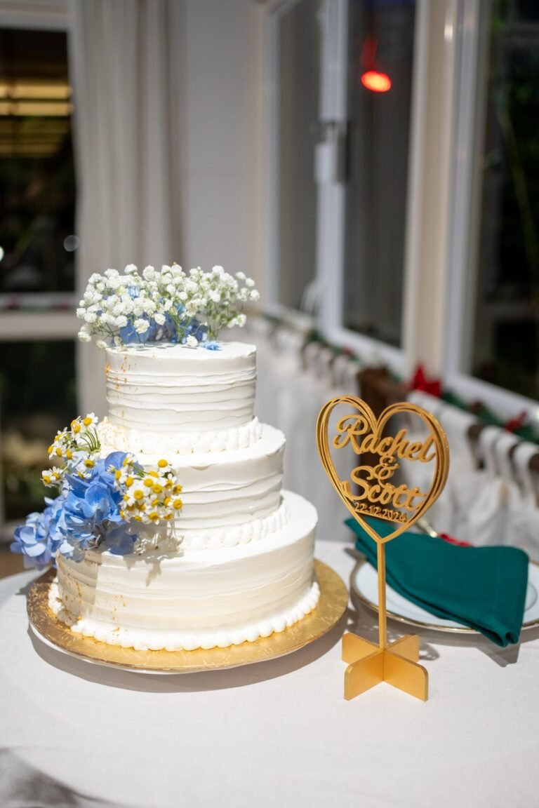 Pondside wedding cake_02