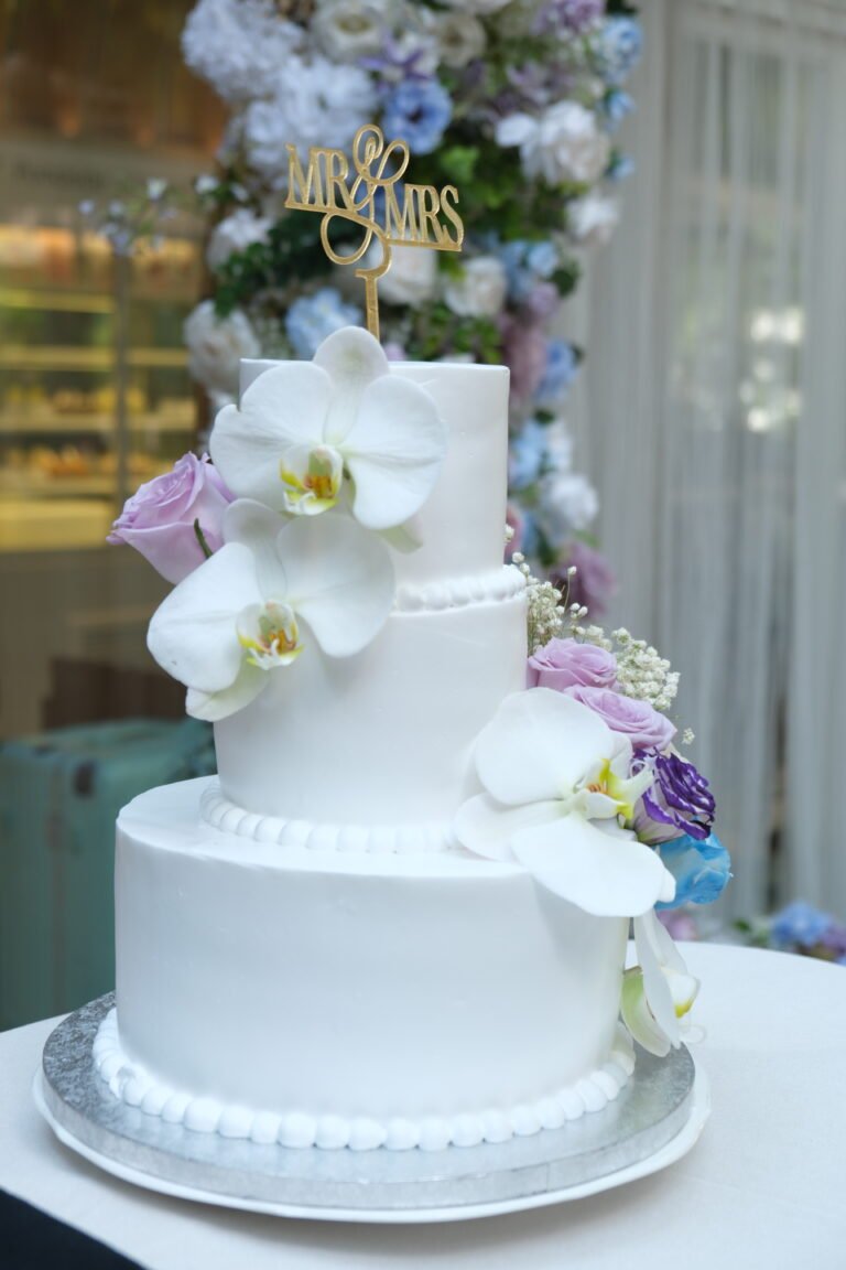 Pondside wedding cake_03