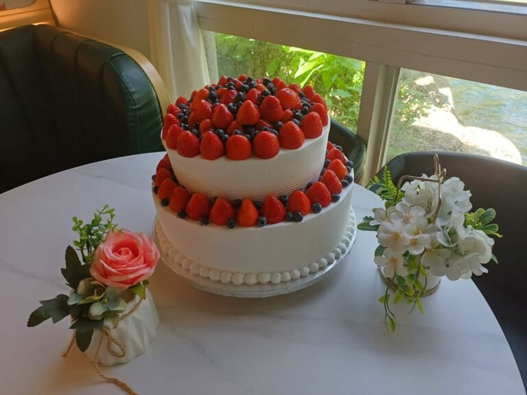 Pondside wedding cake_07